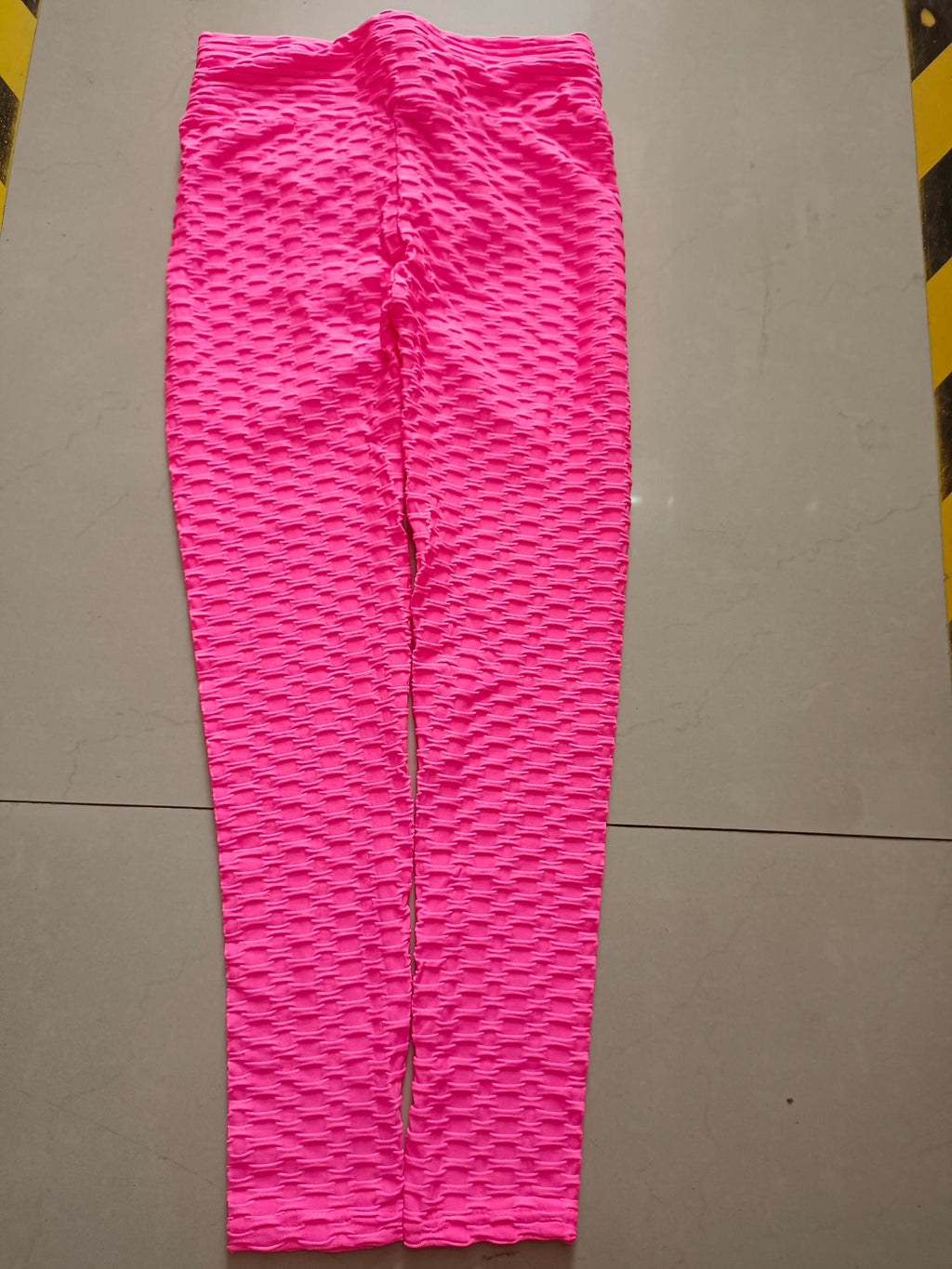 Orange Pebble orange scrunch leggings without pockets in size XL 18